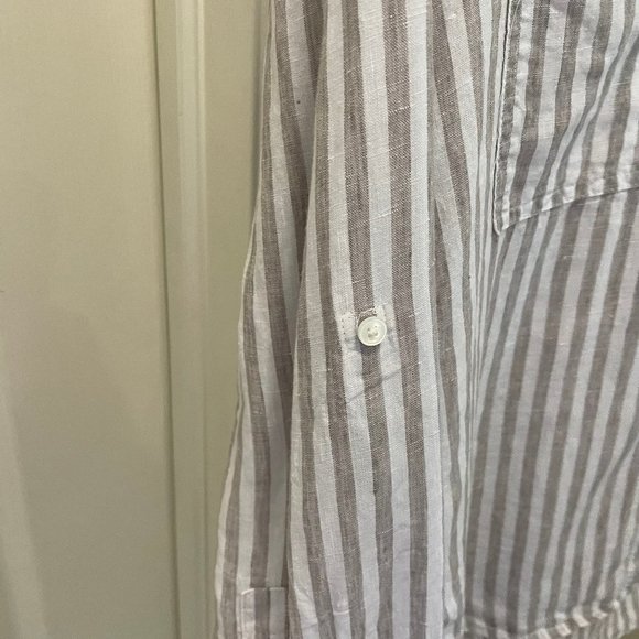 Aritzia Gray and White Striped Linen Button Down Shirt - Picture 3 of 11